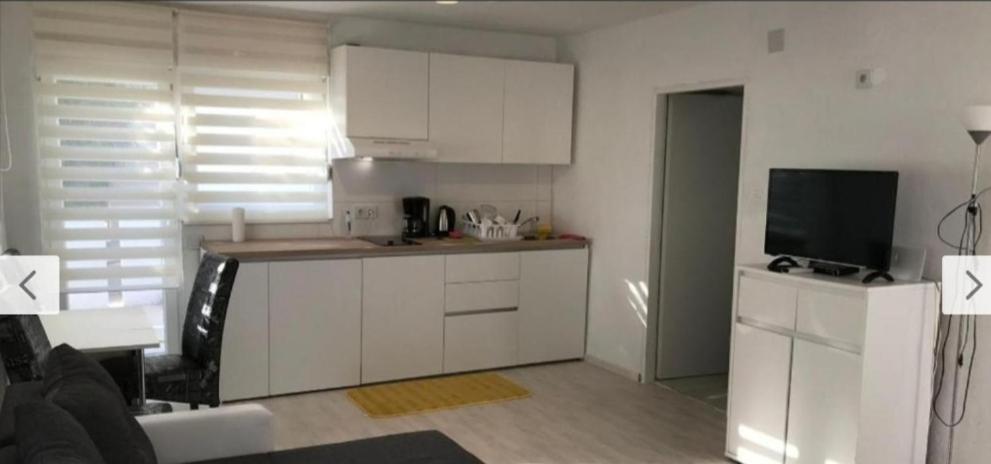 Apartmani Sara Marija Karlobag Exterior photo